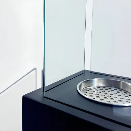 Camino a Bioetanolo a Colonna 110cm Nero 3kW da Giardino Moderno