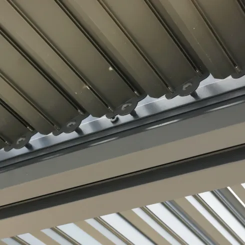 Pergola Bioclimatica in Alluminio 360x300 cm con 2 Teli Laterali Grigi