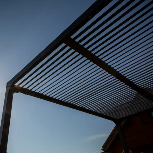 Pergola Bioclimatica con 4 Pannelli Frangivista 360x300 cm Alluminio