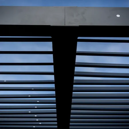 Pergola Bioclimatica 360x300 cm con Lamelle Effetto Legno 2 Lati