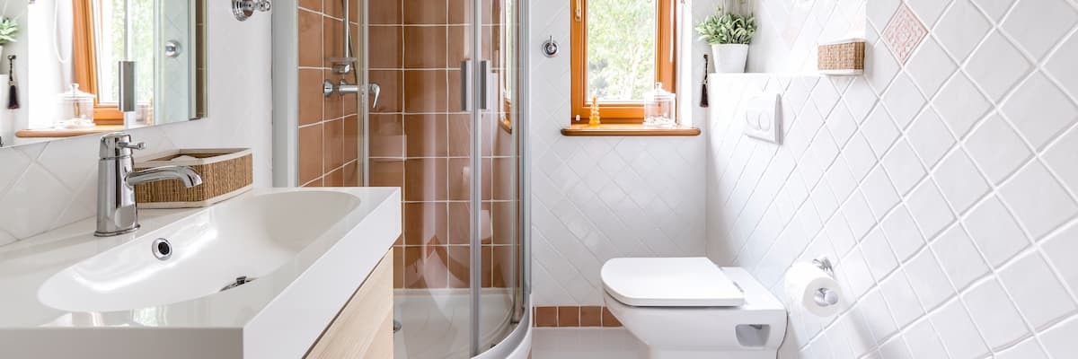 Piatto doccia quadrato, semicircolare o rettangolare: scegli la forma perfetta per il tuo box doccia
